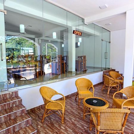 Citrus Cafe & Restaurant Hotel Kandy Exterior foto