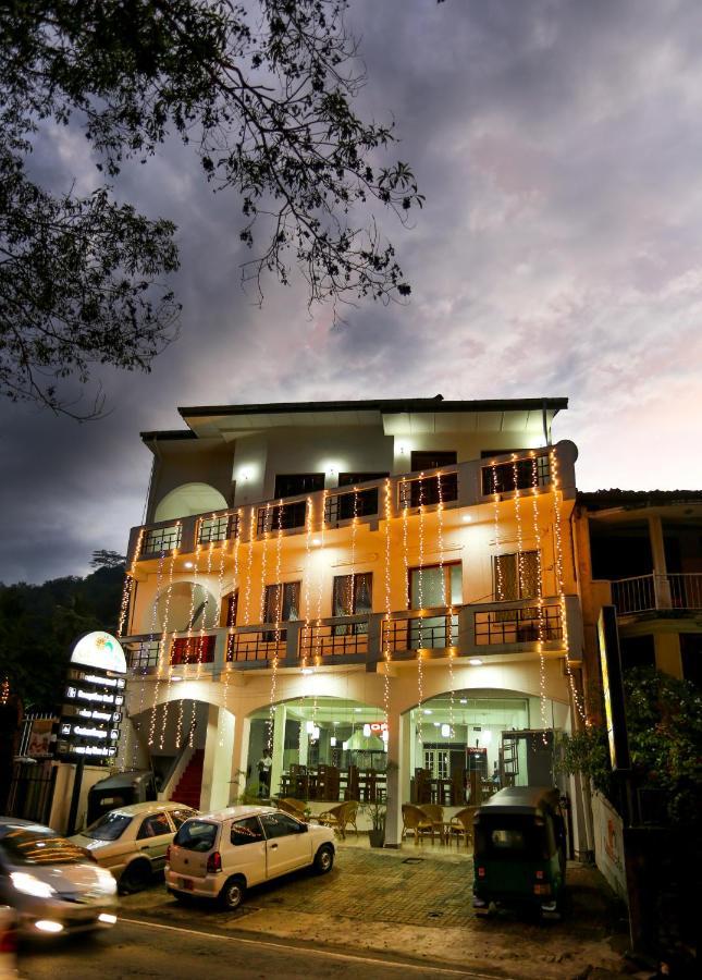 Citrus Cafe & Restaurant Hotel Kandy Exterior foto
