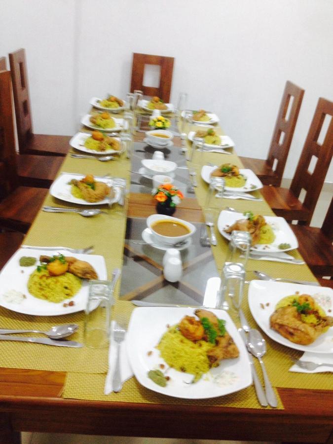 Citrus Cafe & Restaurant Hotel Kandy Exterior foto