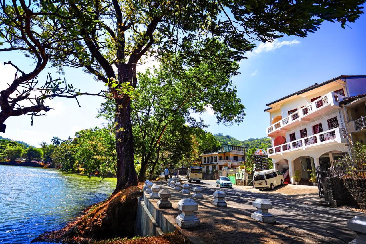 Citrus Cafe & Restaurant Hotel Kandy Exterior foto